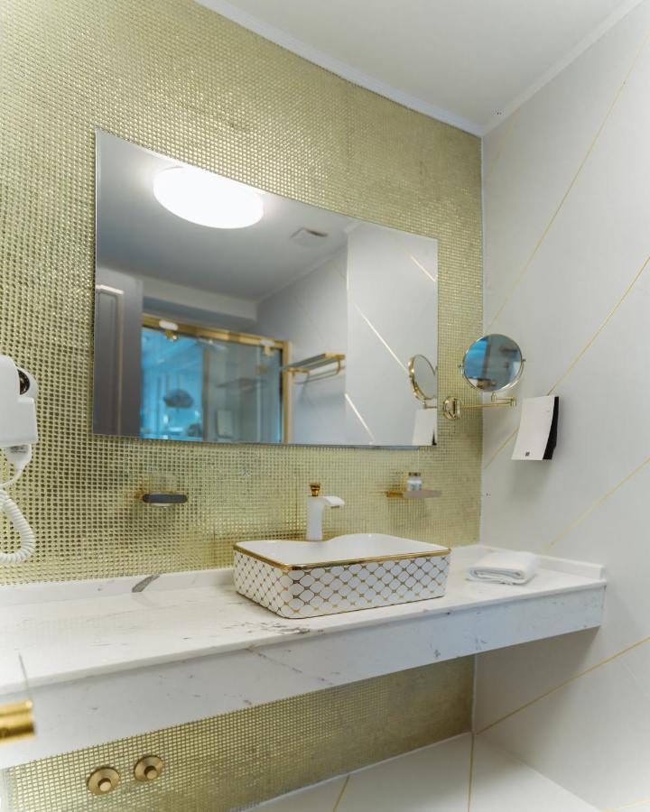 Hotel Maris Улцинь Екстер'єр фото
