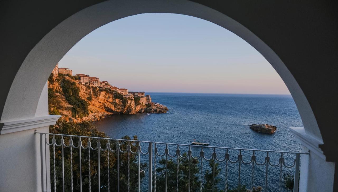 Hotel Maris Улцинь Екстер'єр фото