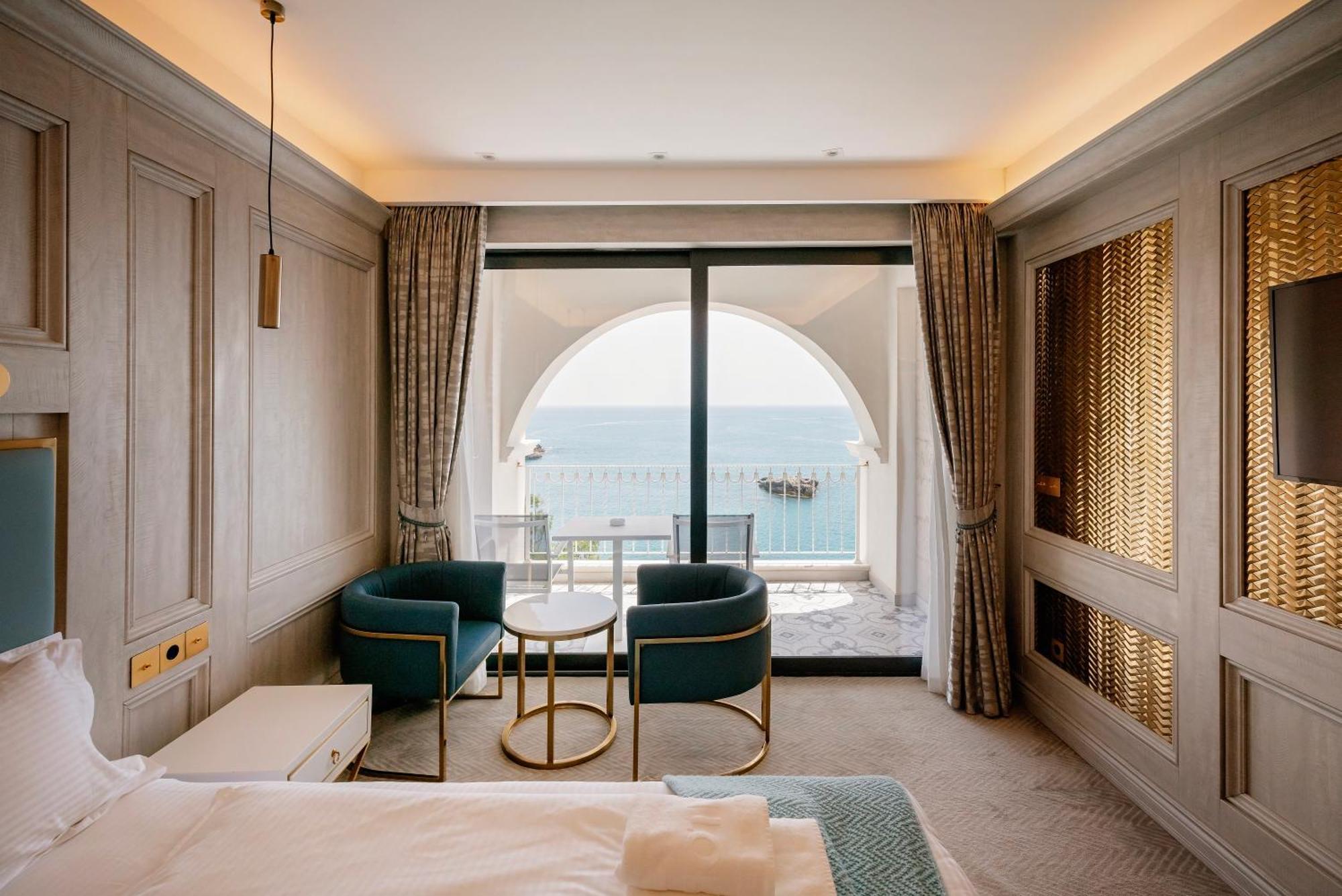 Hotel Maris Улцинь Екстер'єр фото