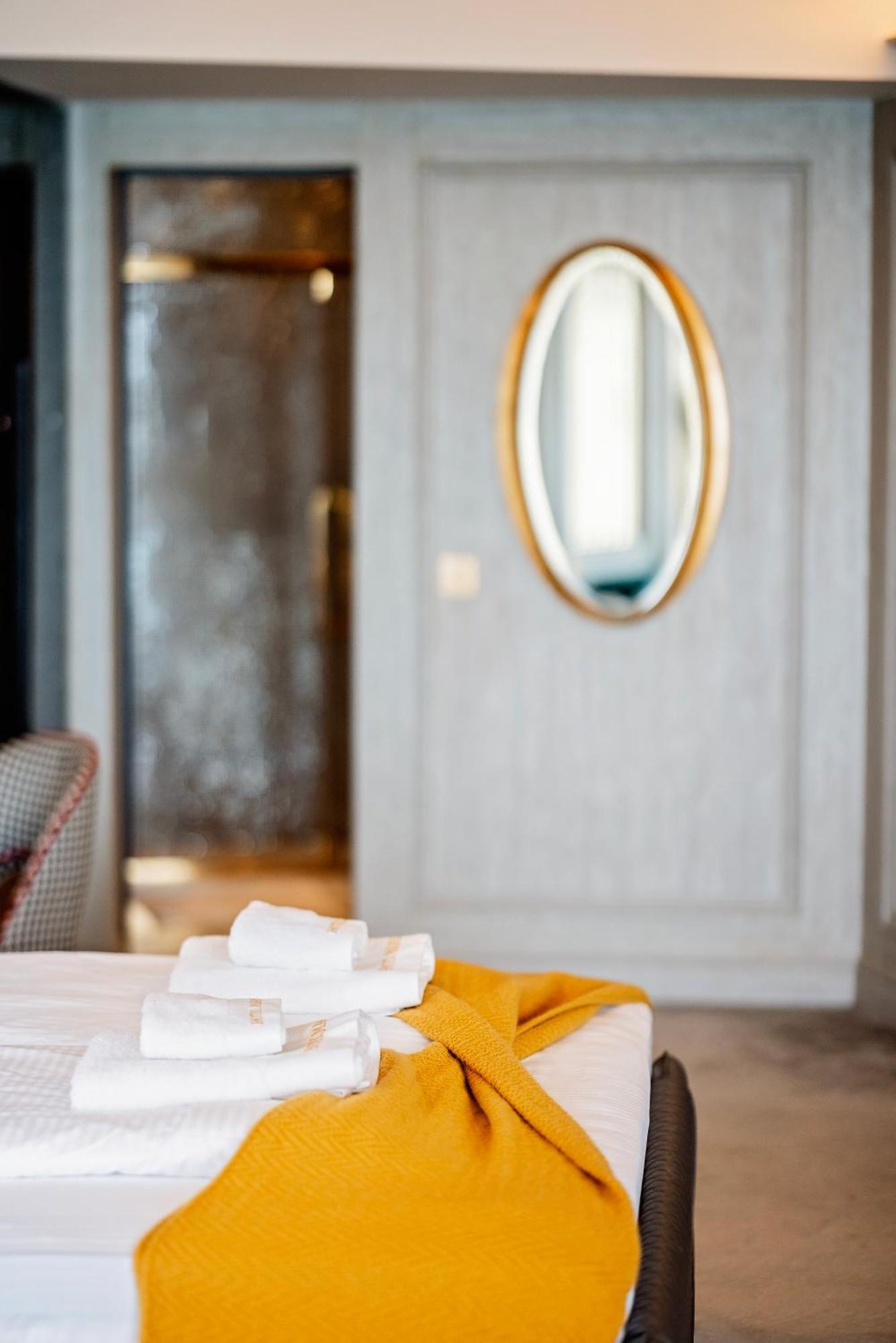 Hotel Maris Улцинь Екстер'єр фото