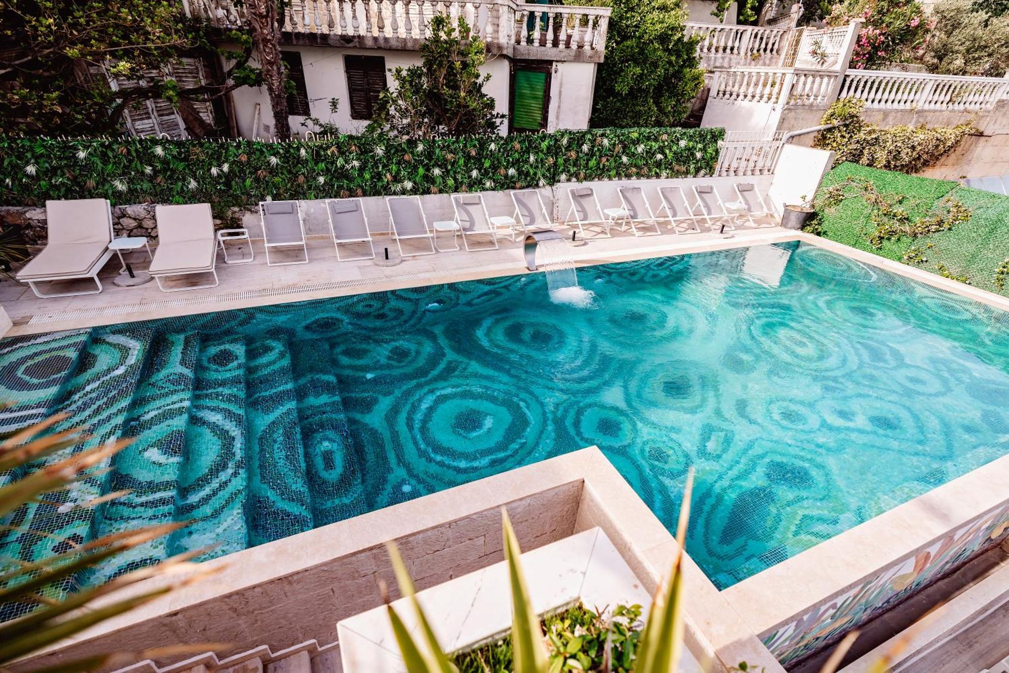 Hotel Maris Улцинь Екстер'єр фото